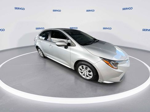 Used 2022 Toyota Corolla LE FWD image 2