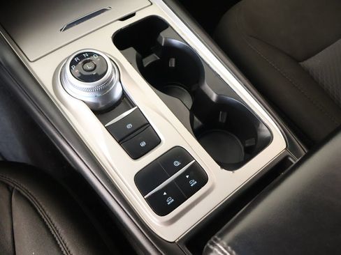 Used 2022 Ford Explorer XLT RWD image 8