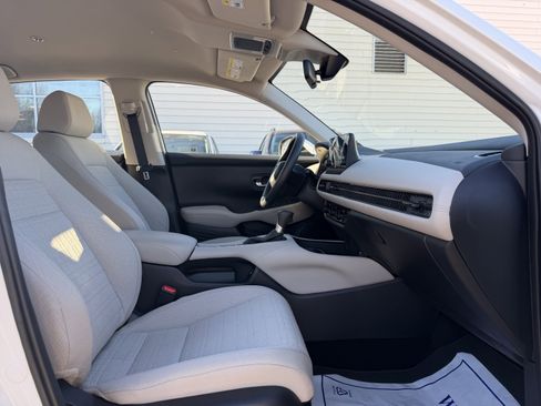 Used 2025 Honda HR-V LX image 16