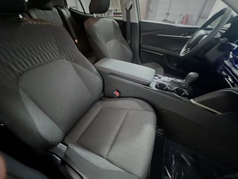 Used 2025 Toyota Camry LE w/ Convenience Package image 31