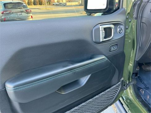 Used 2024 Jeep Wrangler Unlimited Rubicon 4xe image 11