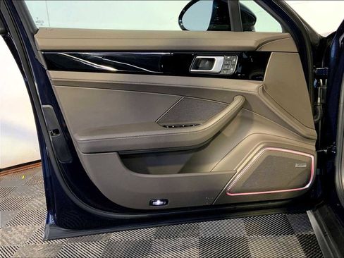 Certified 2023 Porsche Panamera 4S image 25
