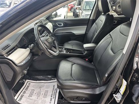 Certified 2022 Jeep Compass Limited image 17