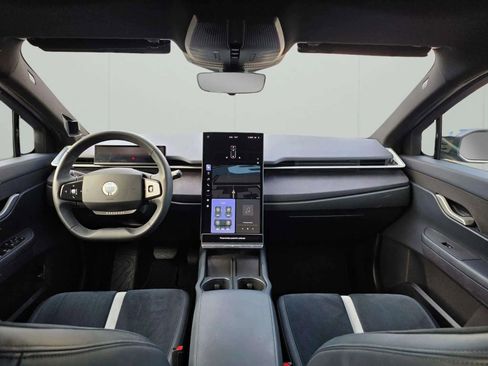 Used 2023 Fisker Ocean One image 32