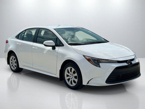 Used 2026 Toyota Corolla LE image 3