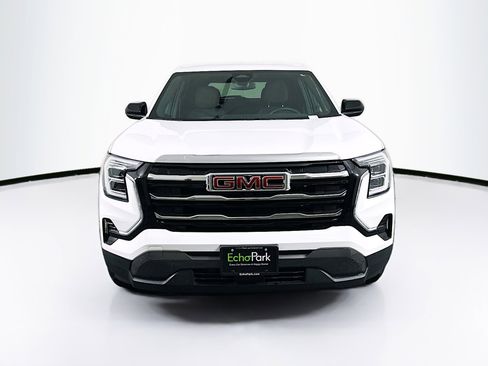 Used 2025 GMC Terrain Elevation image 2