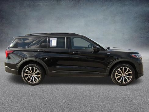 Used 2025 Ford Explorer ST-Line AWD/4WD image 8