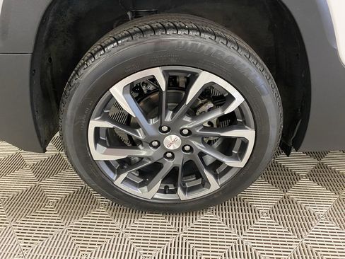 Used 2022 GMC Terrain SLT image 12