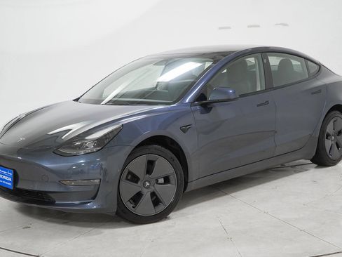Used 2022 Tesla Model 3 Long Range image 1