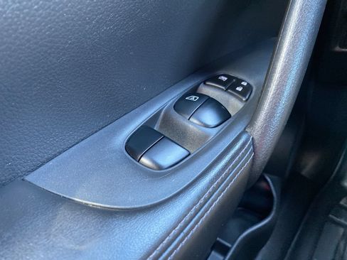 Used 2017 Nissan Rogue S FWD image 23