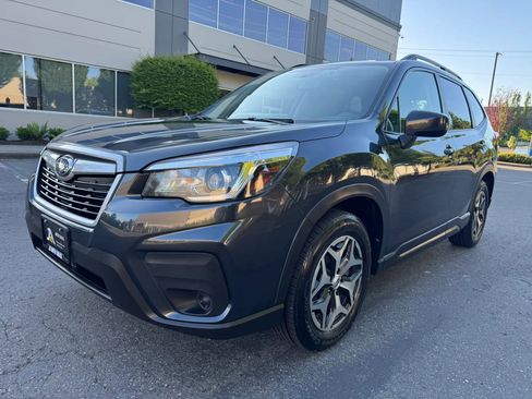 Used 2019 Subaru Forester Premium AWD/4WD image 4