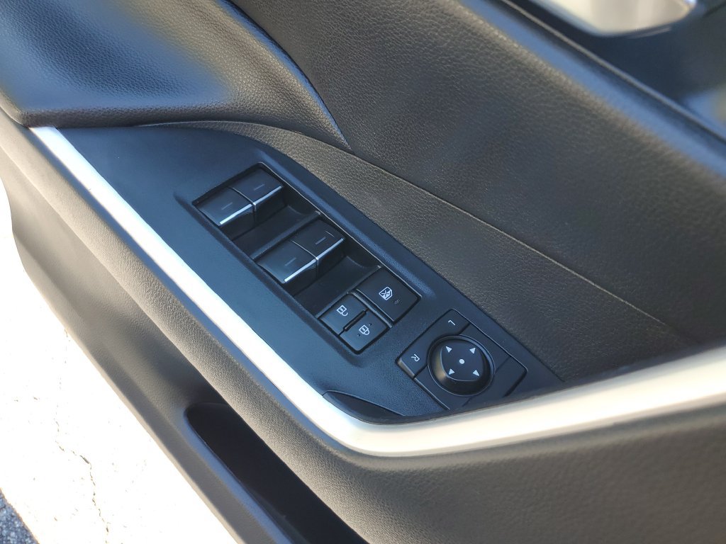 Used 2024 Toyota RAV4 XLE AWD/4WD image 32