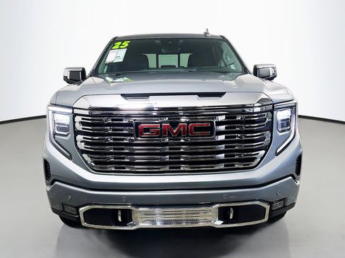 Used 2025 GMC Sierra 1500 Denali w/ Denali Reserve Package AWD/4WD image 10