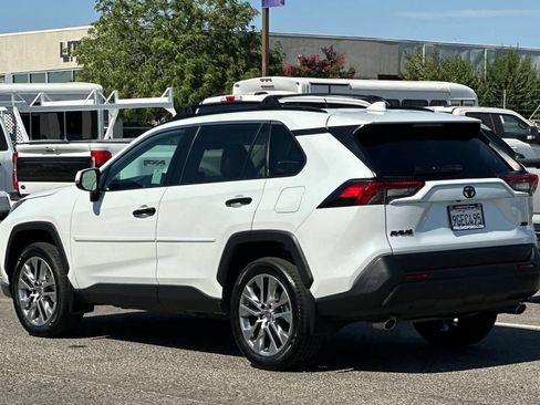 Used 2023 Toyota RAV4 XLE Premium FWD image 6