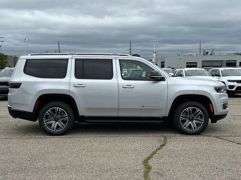 New 2025 Jeep Wagoneer 4WD w/ Premium Group I image 2