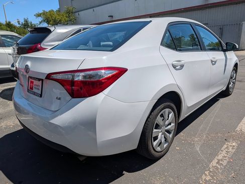 Used 2014 Toyota Corolla LE FWD image 4