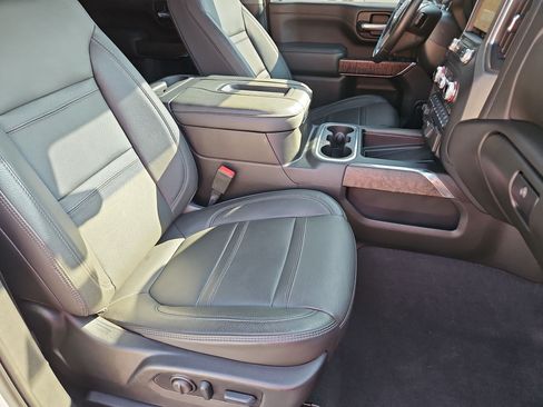 Certified 2022 GMC Sierra 3500 Denali w/ Denali Ultimate Package AWD/4WD image 30