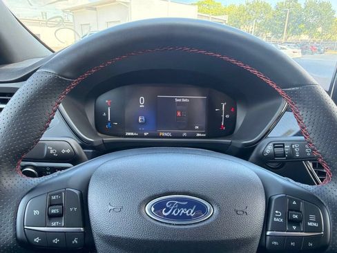Used 2025 Ford Escape ST-Line FWD image 12