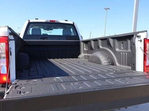 New 2026 Ford F250 XL w/ F-250 >10K GVWR Package AWD/4WD image 12
