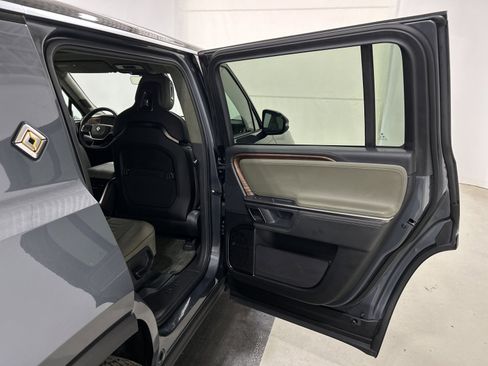 Used 2024 Rivian R1S Adventure AWD/4WD image 19