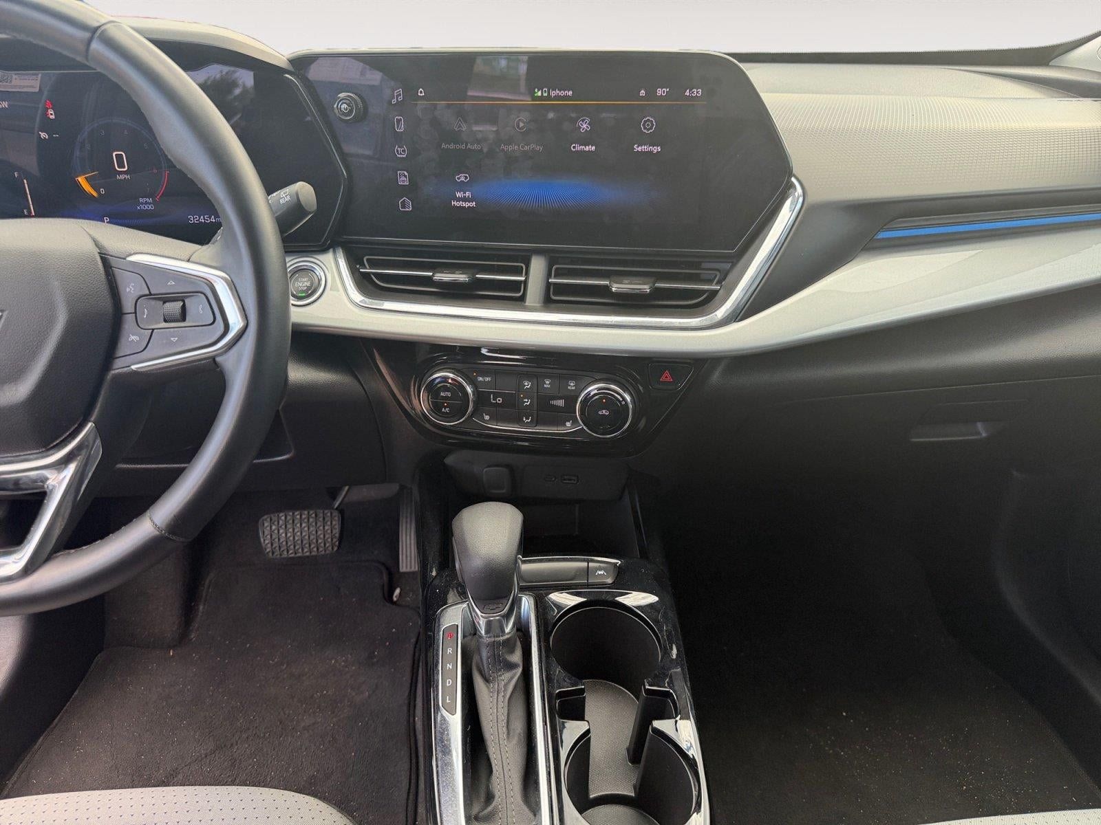 Certified 2025 Chevrolet Trax LT w/ LT Convenience Package FWD image 11