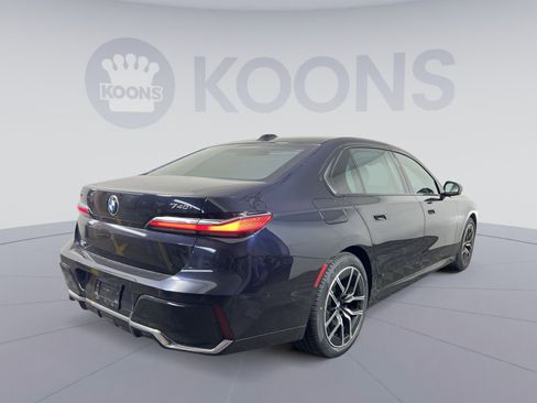 Used 2024 BMW 740i xDrive image 7