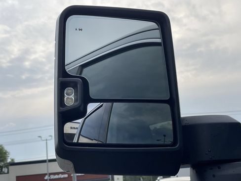 Used 2024 GMC Sierra 2500 Denali AWD/4WD image 19