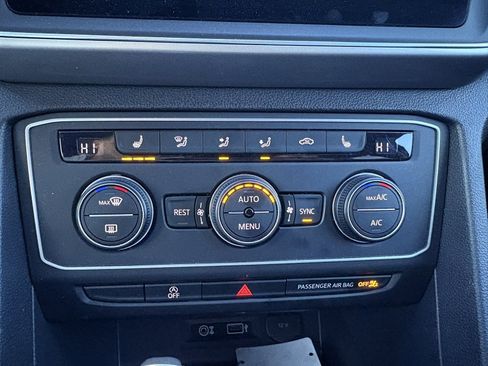 Used 2018 Volkswagen Atlas SE w/ R-Line Package image 30