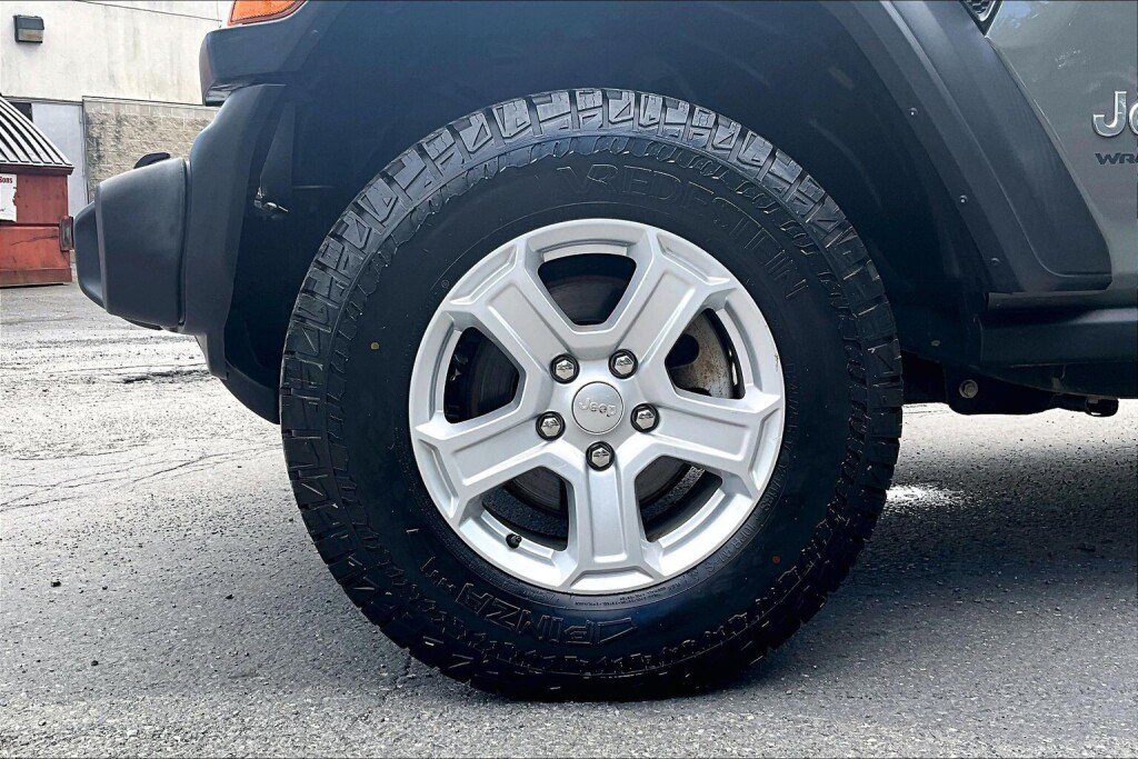 Used 2019 Jeep Wrangler Sport AWD/4WD image 15