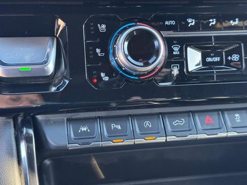 Used 2024 GMC Sierra 1500 AT4 w/ Technology Package image 24