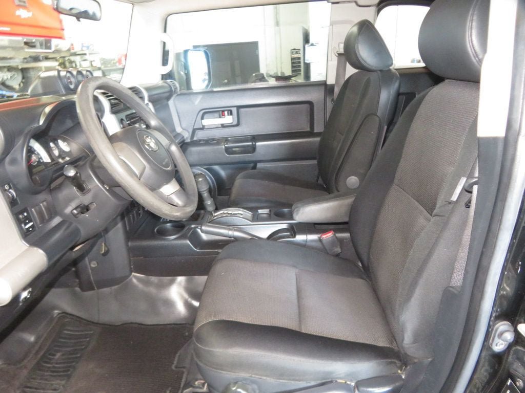 Used 2008 Toyota FJ Cruiser 4WD w/ Convenience Pkg image 15