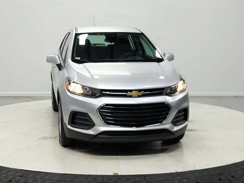 Used 2017 Chevrolet Trax LS AWD/4WD image 3