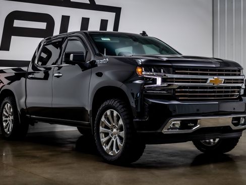Used 2021 Chevrolet Silverado 1500 High Country w/ Technology Package image 28