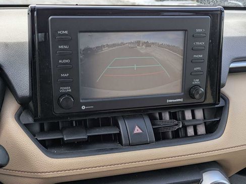 Used 2020 Toyota RAV4 LE image 26