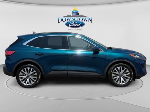 Used 2020 Ford Escape Titanium w/ Titanium Premium Package 2.0 AWD/4WD image 2