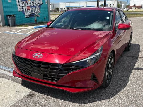 Used 2023 Hyundai Elantra SEL w/ Convenience Package image 7