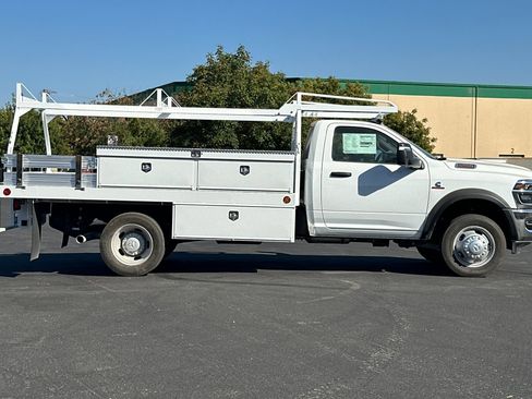 New 2026 RAM 5500 Tradesman w/ Chrome Appearance Group image 2