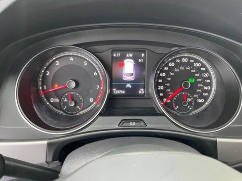 Used 2021 Volkswagen Atlas SE w/ Panoramic Sunroof Package image 18