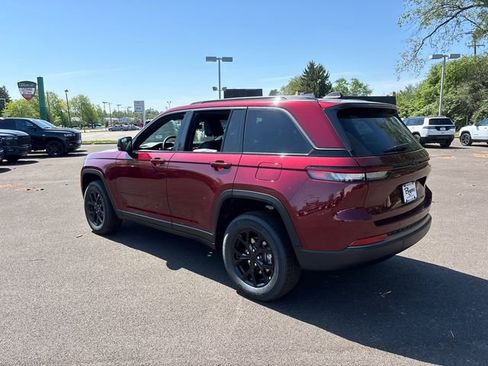 New 2026 Jeep Grand Cherokee Altitude AWD/4WD image 4