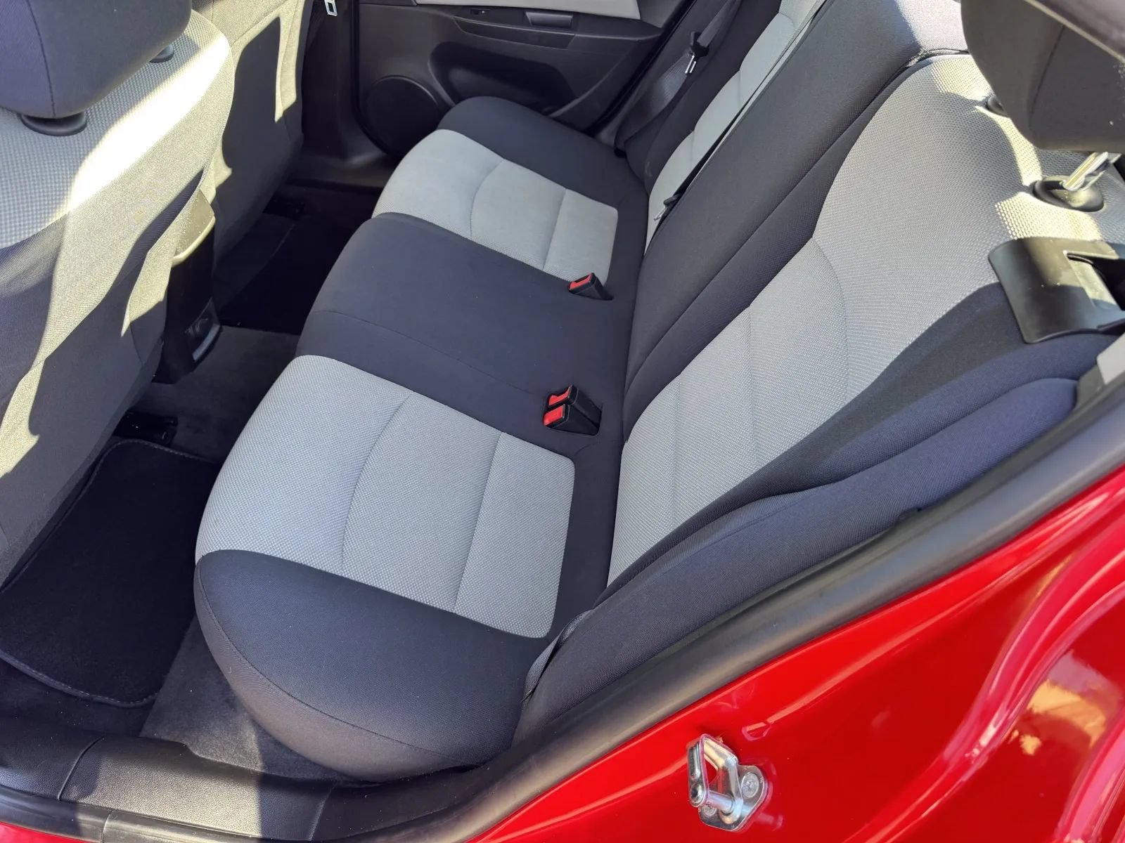Used 2015 Chevrolet Cruze L FWD image 24