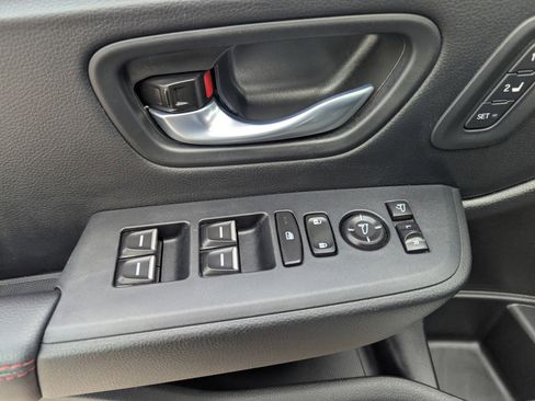 Used 2025 Honda Pilot Black Edition image 32