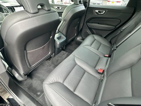 Used 2025 Volvo XC60 B5 Plus AWD/4WD image 13