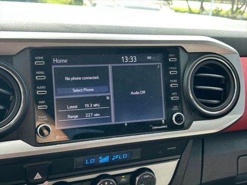 Certified 2022 Toyota Tacoma SR5 image 32