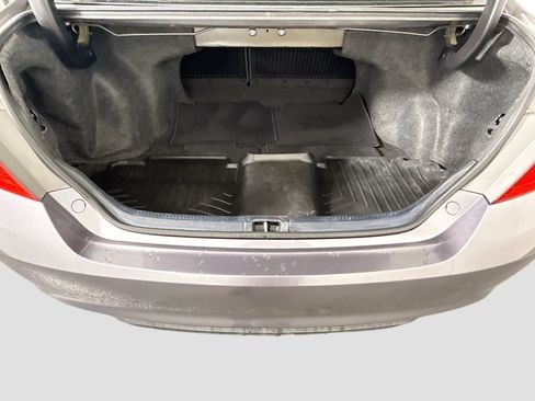 Used 2017 Toyota Camry SE image 34