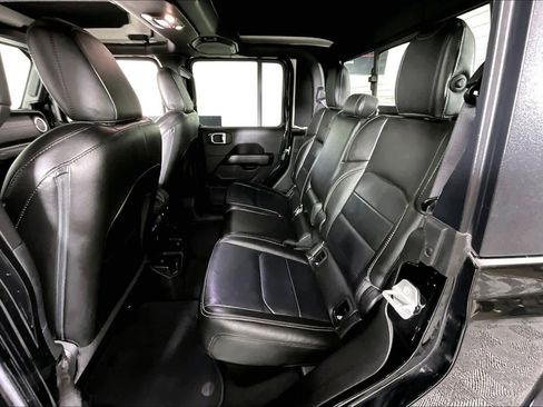 Used 2022 Jeep Gladiator Overland w/ Popular Equipment Package image 17