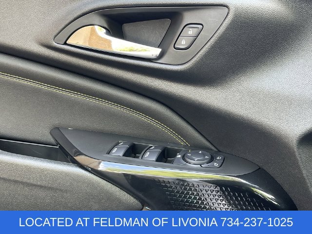 Used 2025 Chevrolet Trax LT w/ Driver Confidence Package FWD image 21