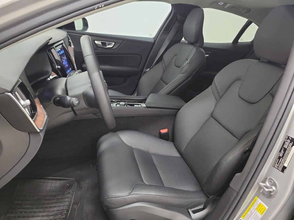 New 2025 Volvo S60 B5 Plus w/ Protection Package Premier FWD image 17