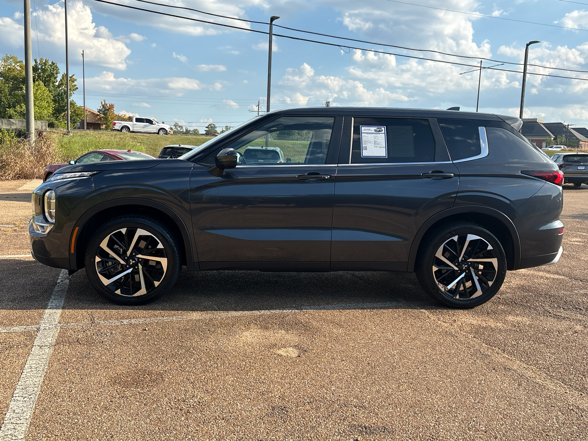 Used 2024 Mitsubishi Outlander SE AWD/4WD image 6