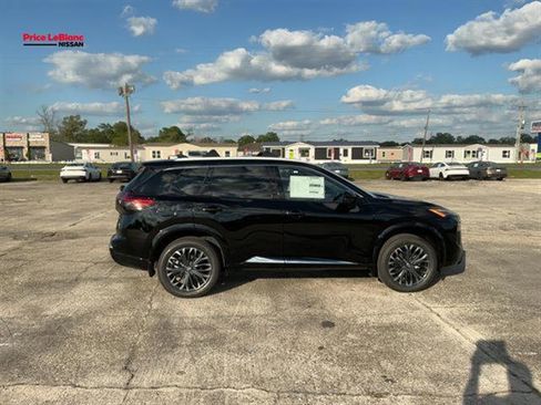New 2026 Nissan Rogue Platinum AWD/4WD image 4