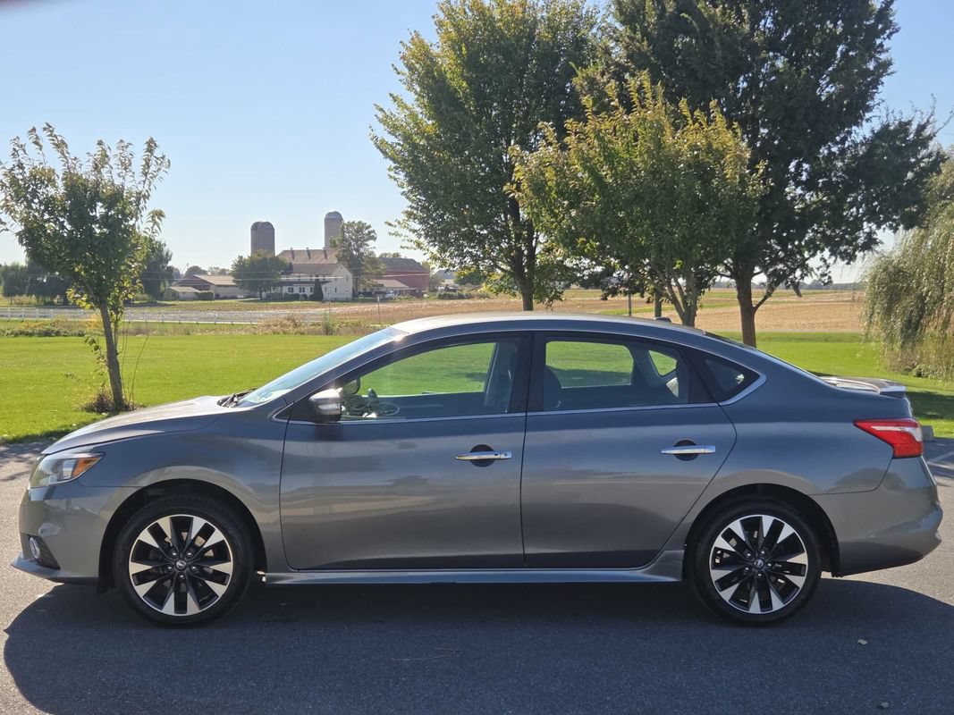 Used 2017 Nissan Sentra SR w/ Driver's Assist Package FWD image 5